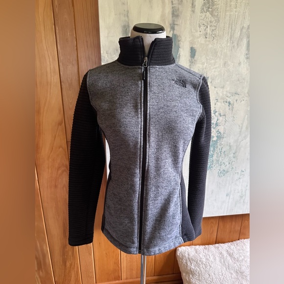 The North Face Women's Med.  Fleece Two-Tone Gray Jacket. Full Zip. Front Pocket - Picture 1 of 16